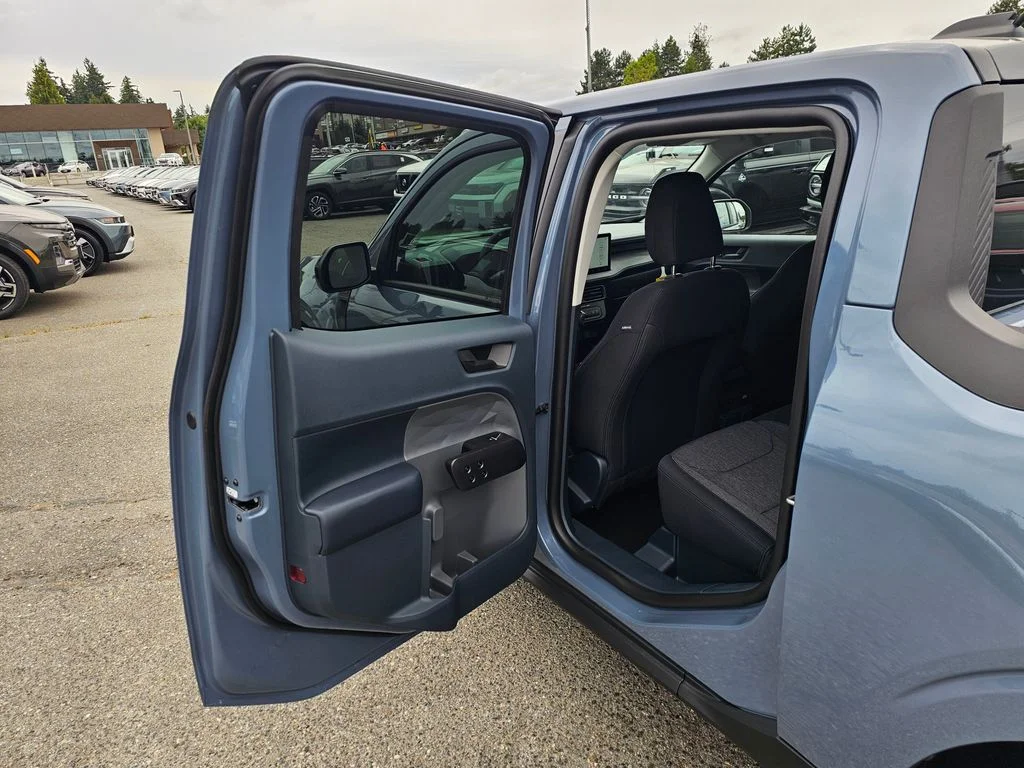 New 2025 Azure Gray Metallic Tri-Coat Ford XLT image 16