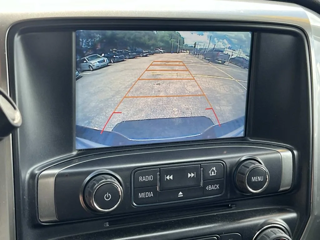Used 2017 SILVER ICE METALLIC Chevrolet LT image 20