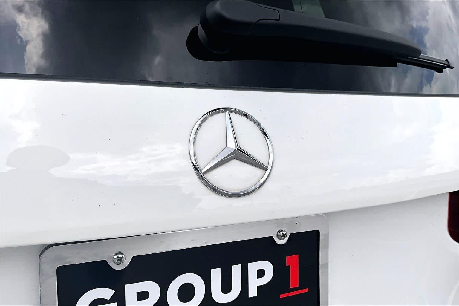 Used 2025 Polar White Mercedes-Benz GLB 250 image 31