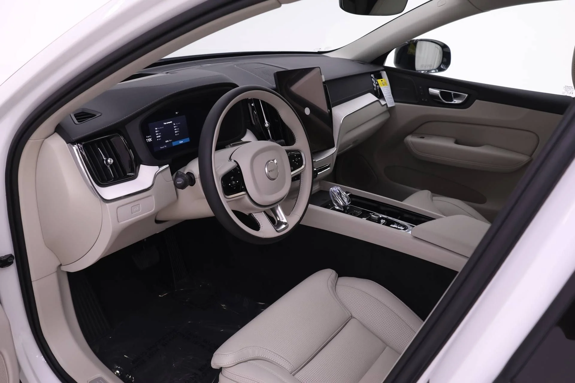 New 2026 Crystal White Volvo Ultra image 6