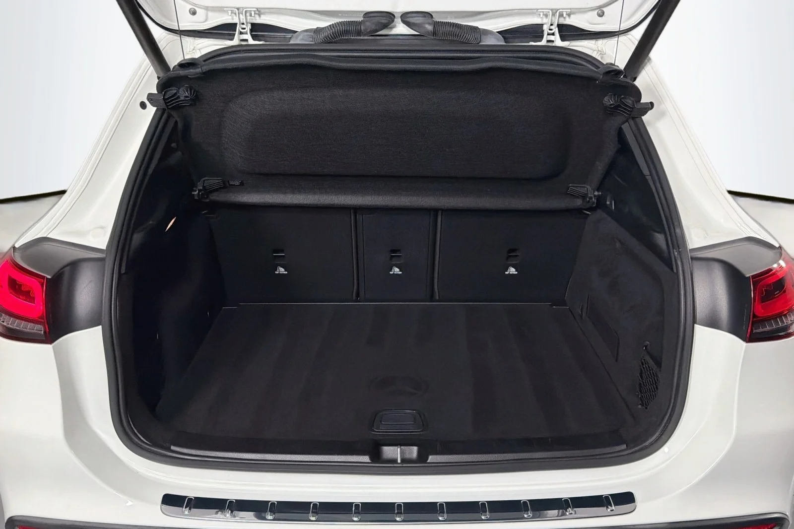 Certified Used 2023 Polar White Mercedes-Benz 250 image 22