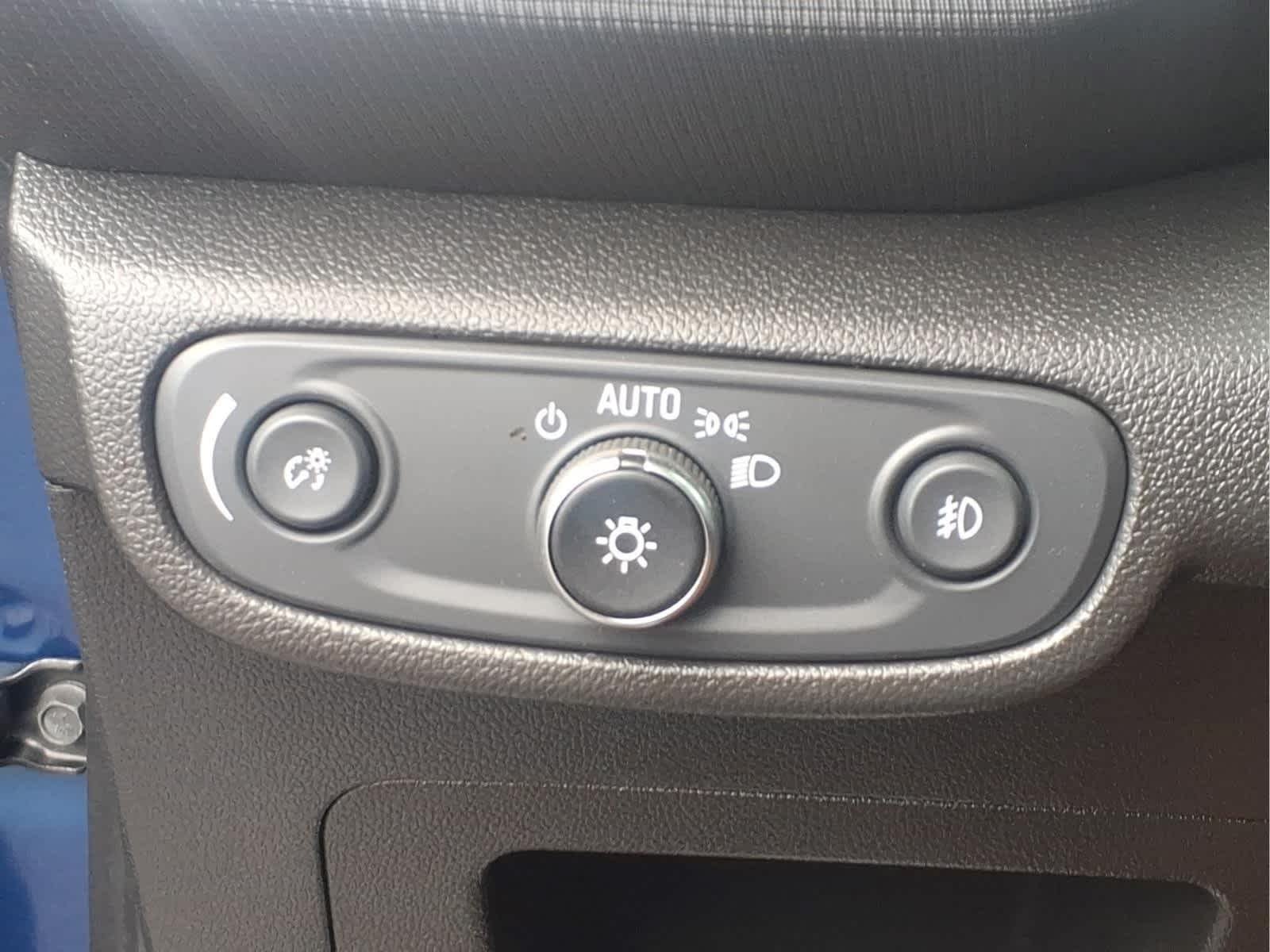 Used 2022 Blue Glow Metallic Chevrolet LT image 19
