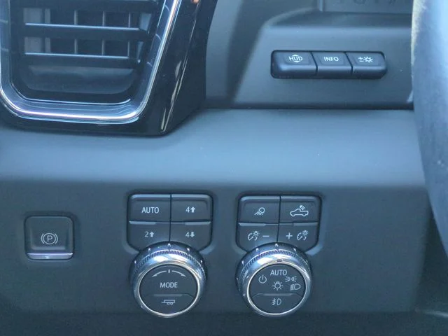 Used 2023 Silver GMC Denali image 21