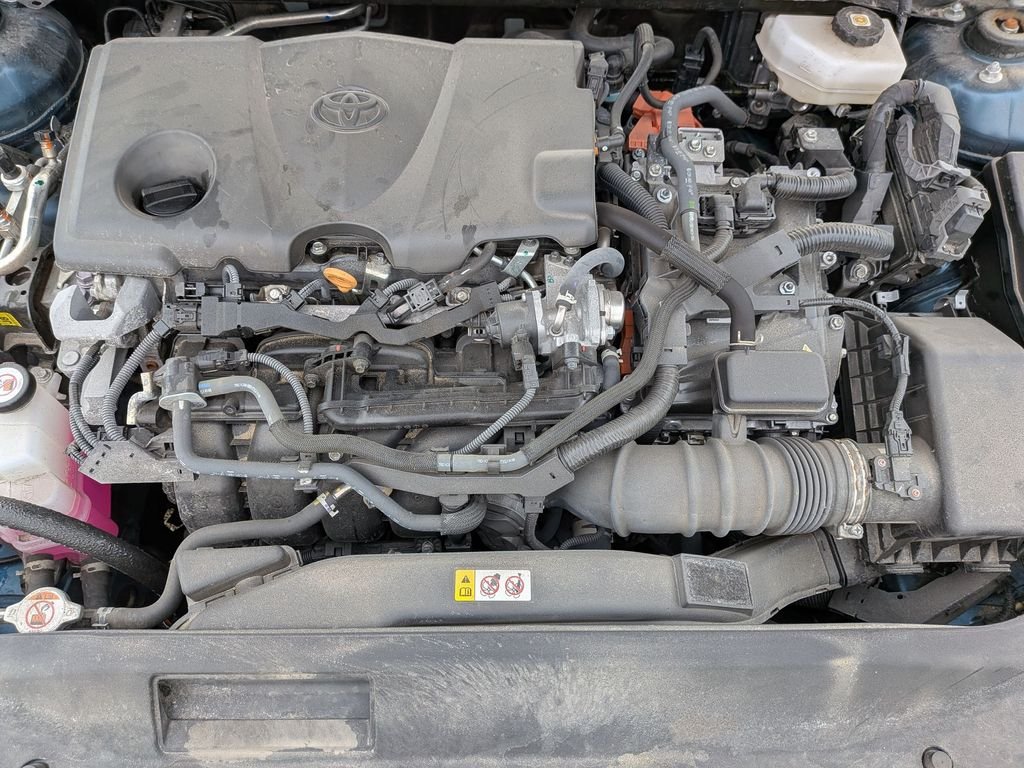 Used 2025  Toyota LE image 32
