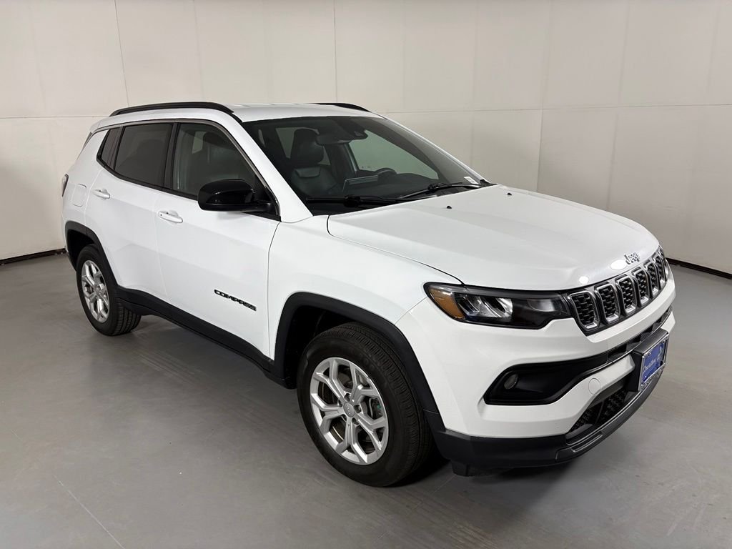 Used 2024 White Jeep Latitude image 2