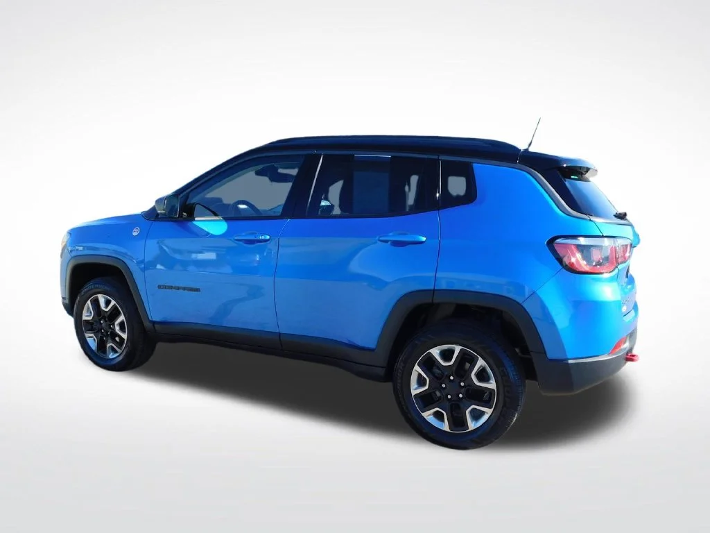 Used 2018 Blue Jeep Trailhawk image 5