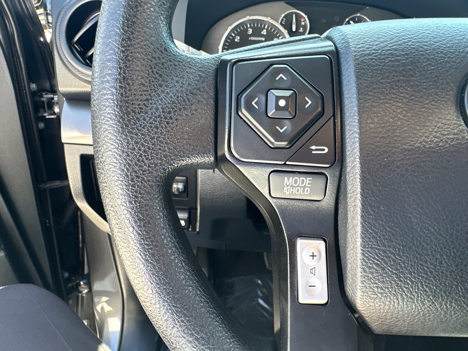 Used 2016 Magnetic Gray Metallic Toyota SR5 image 15