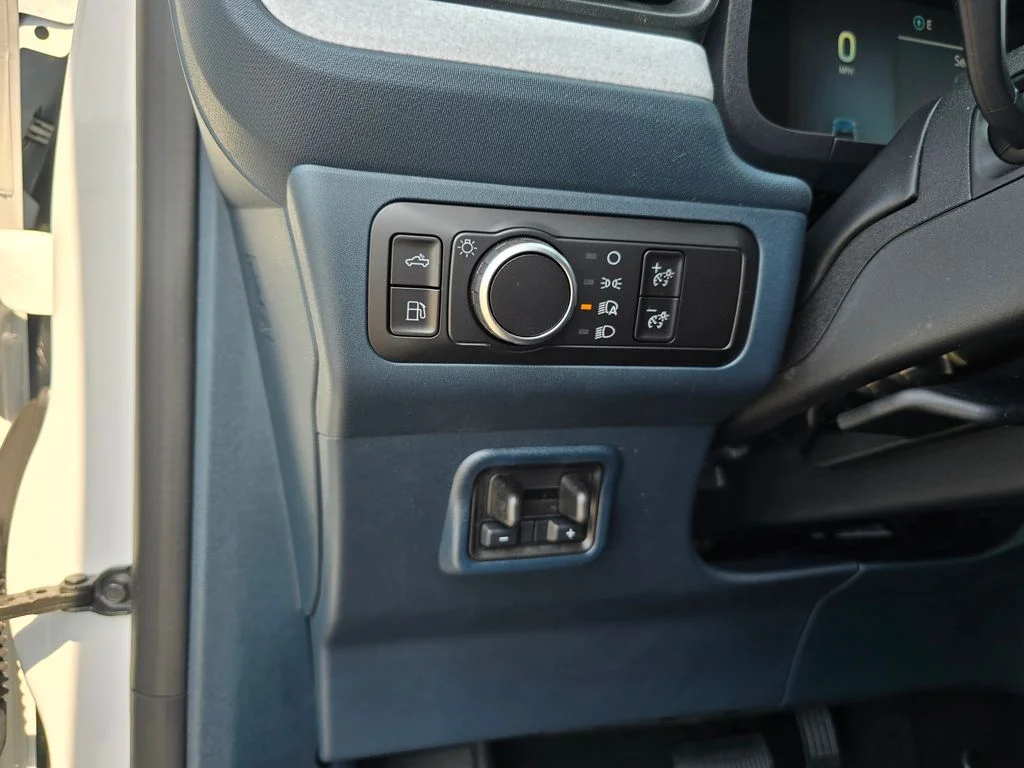 New 2026 Oxford White Ford XLT image 16