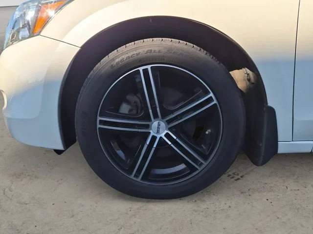 Used 2010  Honda EX-L image 9
