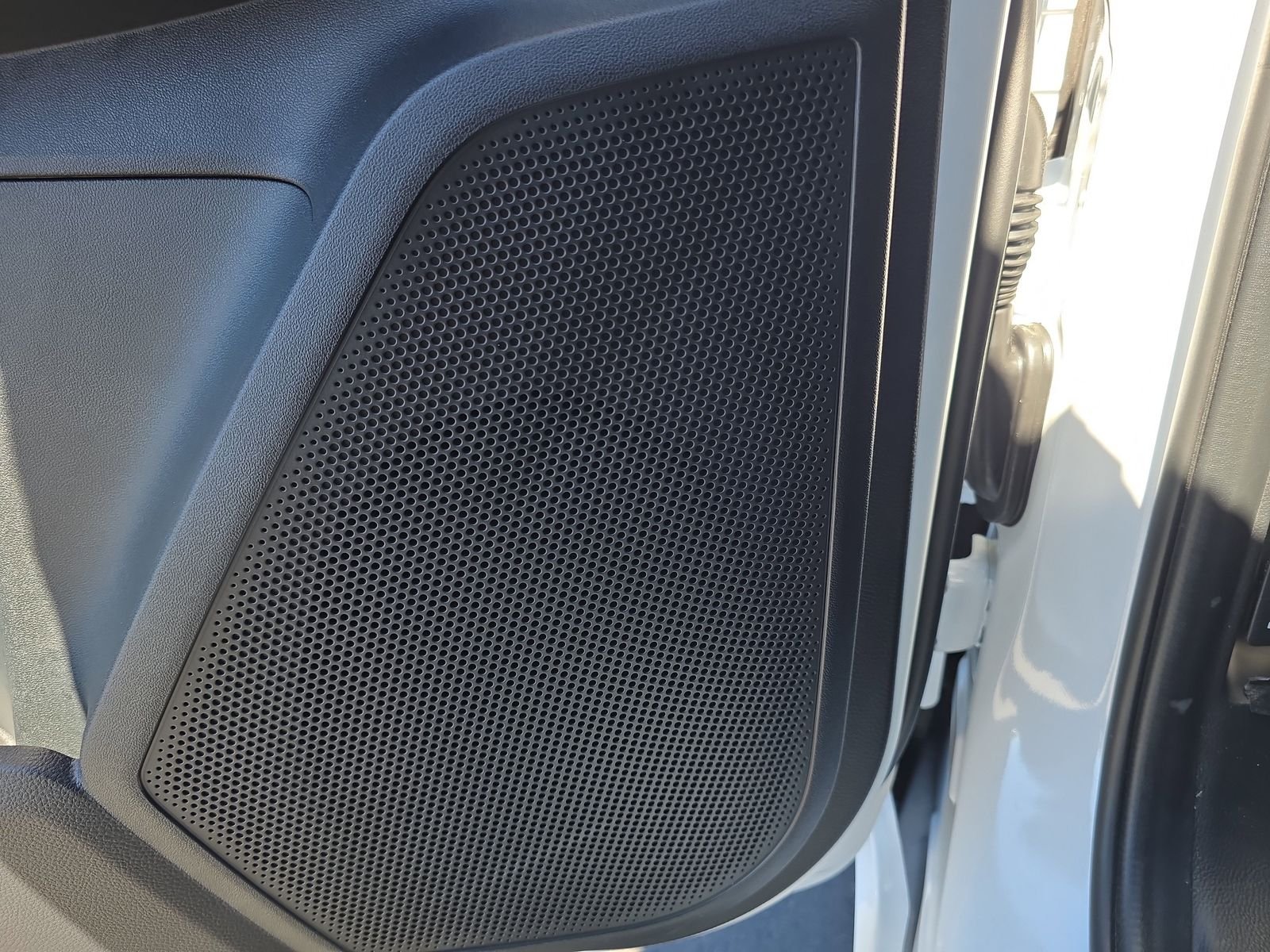 New 2025 Oxford White Ford Lariat image 14