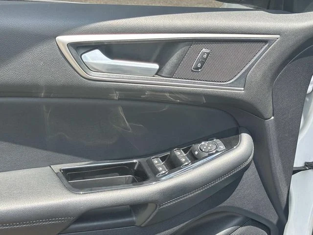 Used 2019 White Ford SEL image 26