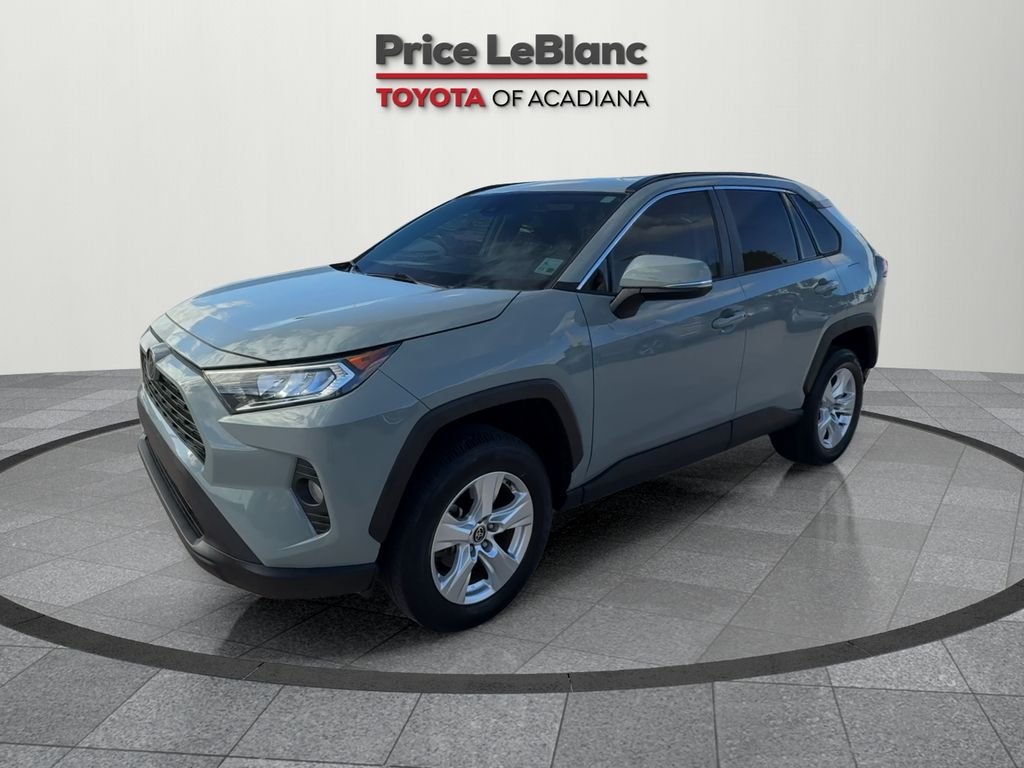 2021 Toyota RAV4 XLE photo 3
