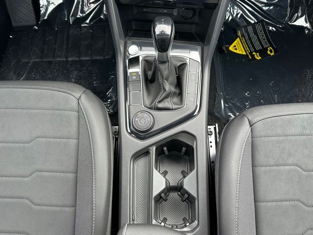 New 2026 Monument Gray W/Deep Black Roof Volkswagen 1.5T SE Black image 33
