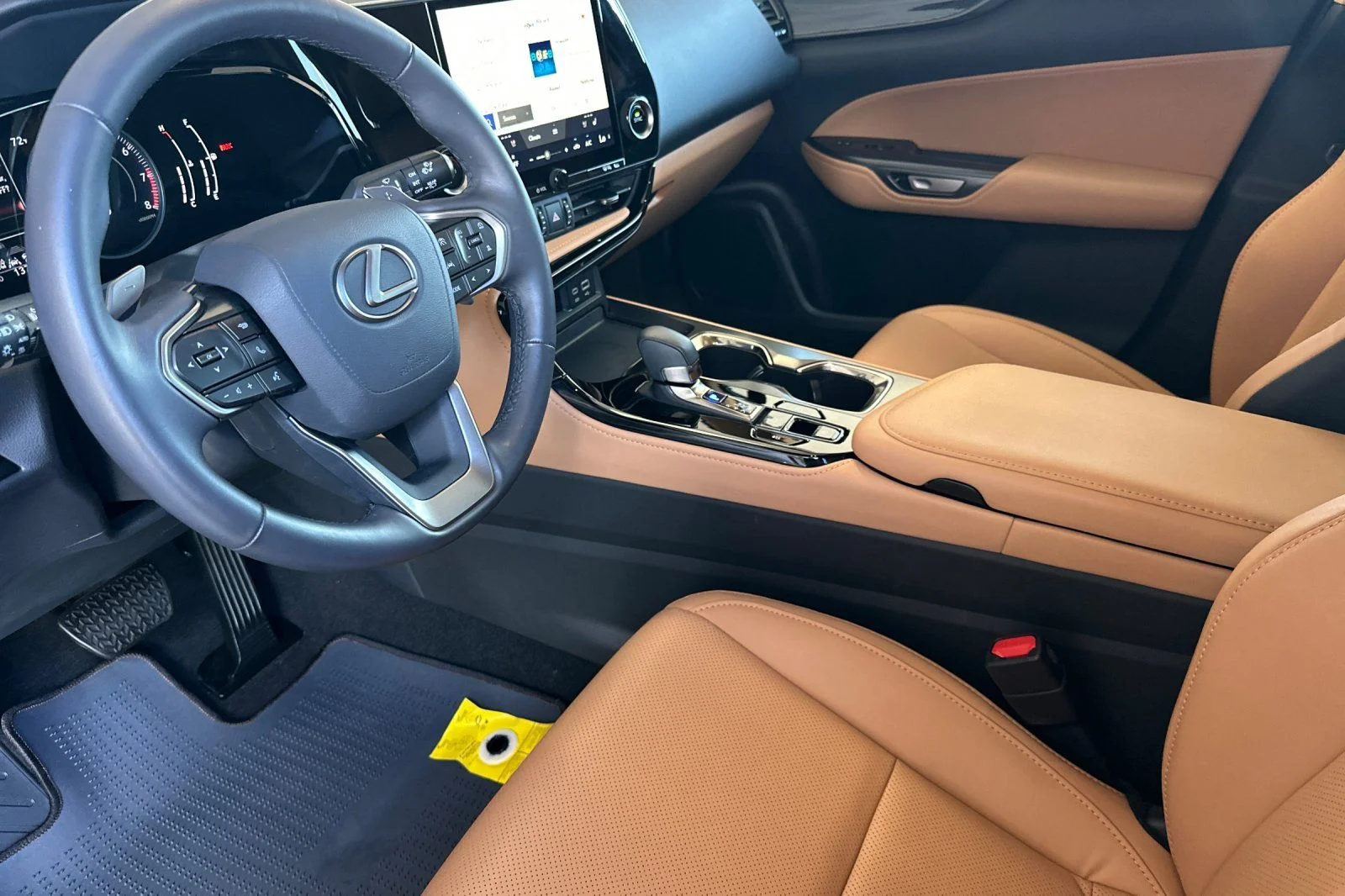 Used 2025 Green Pearl Lexus 250 Premium image 7