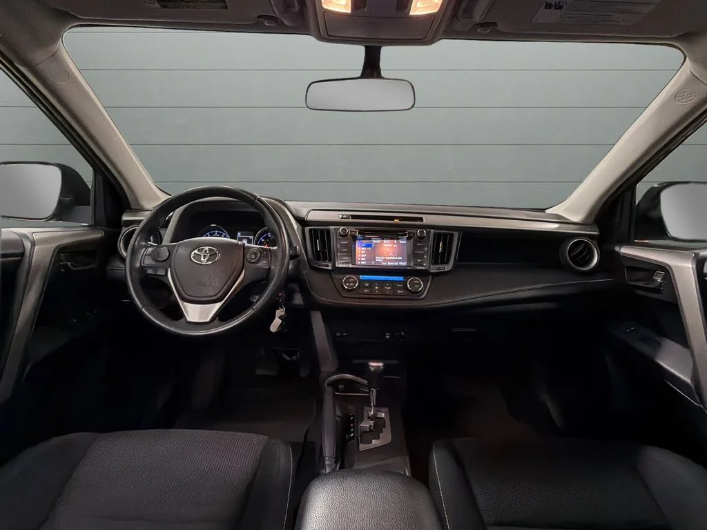 Used 2016 Gray Toyota XLE image 12