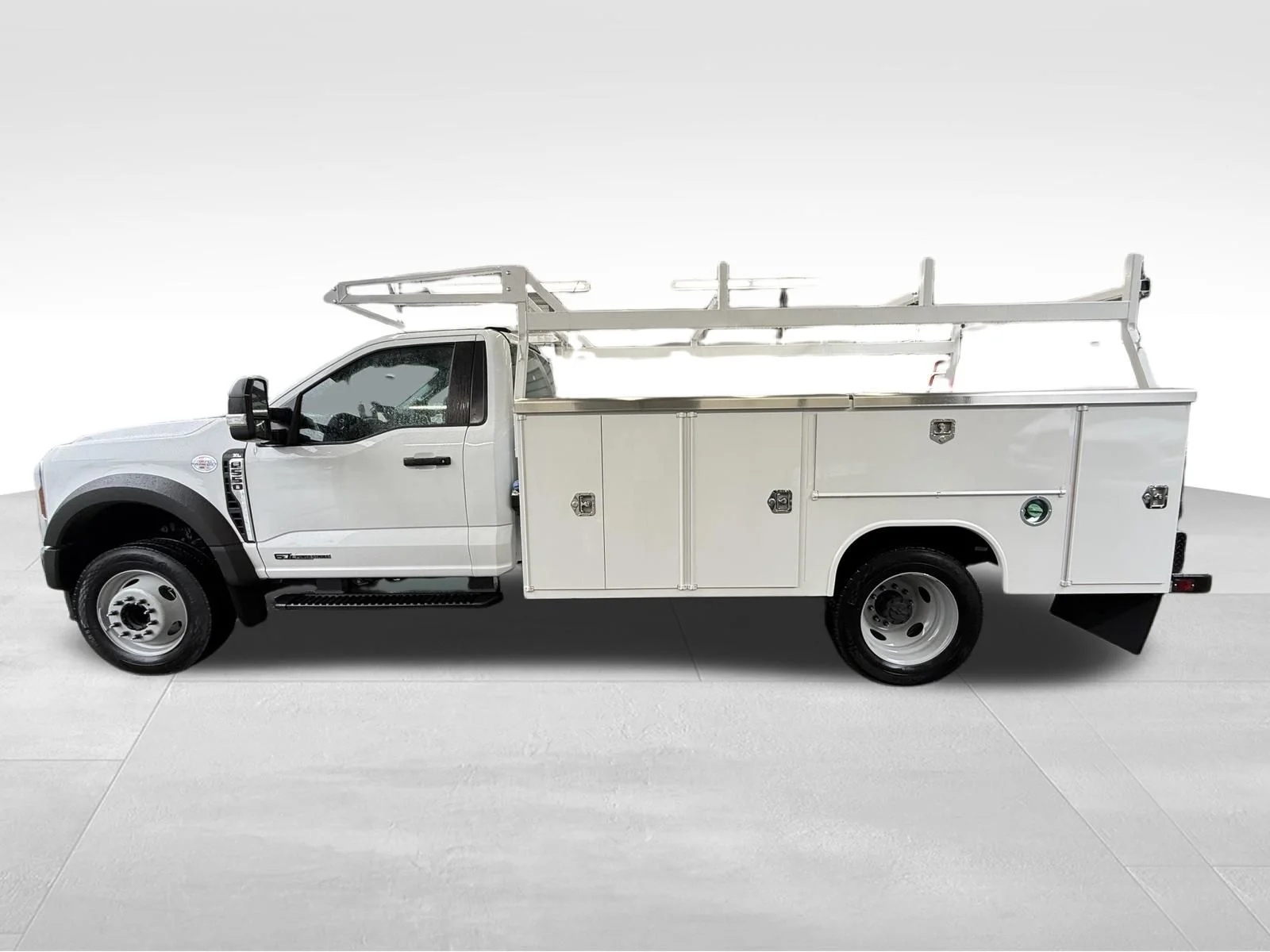 2025 Ford F-550 Super Duty Chassis Cab XL - Photo 9