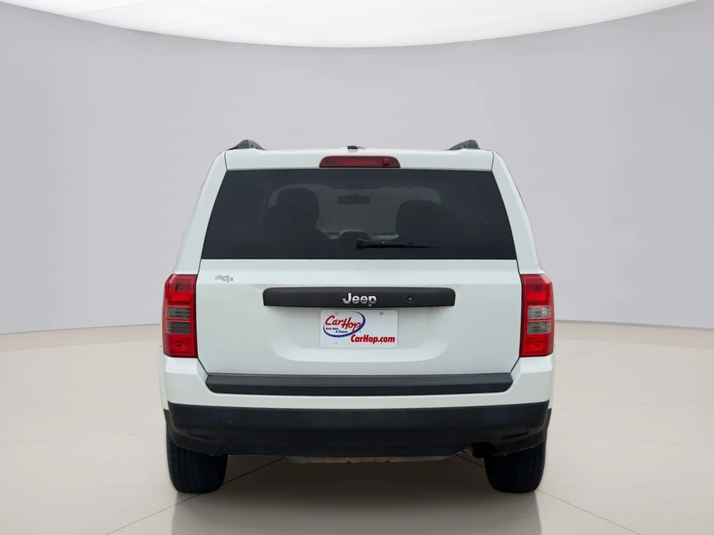 Used 2011 White Jeep LATITUDE image 6