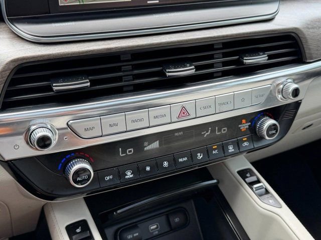 Used 2020 White Kia SX image 18