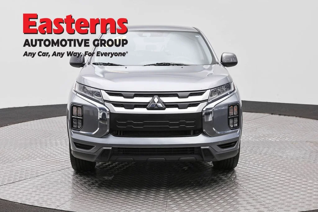 Used 2024 Gray Mitsubishi 2.0 ES image 2