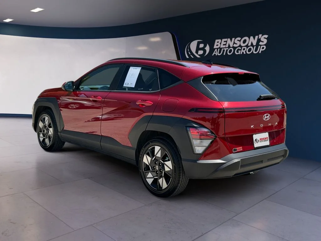 Used 2025 Red Hyundai SEL image 3