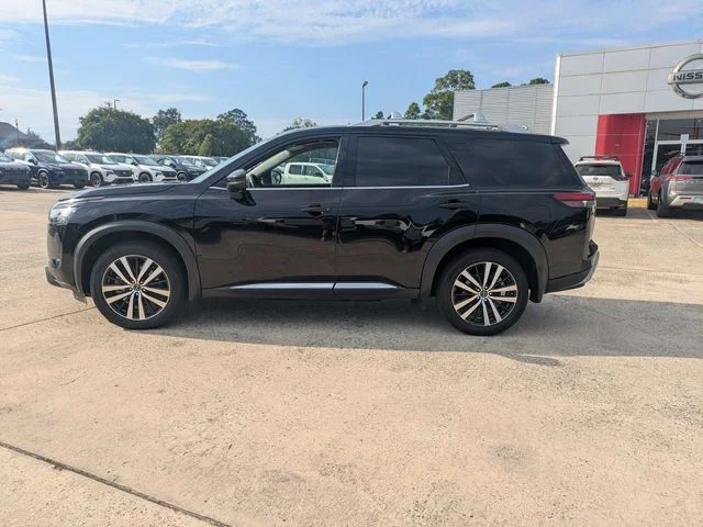 Used 2024 Black Nissan Platinum image 7