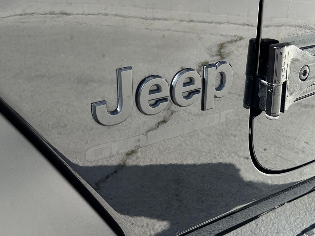 Used 2020 Black Jeep Sport image 12