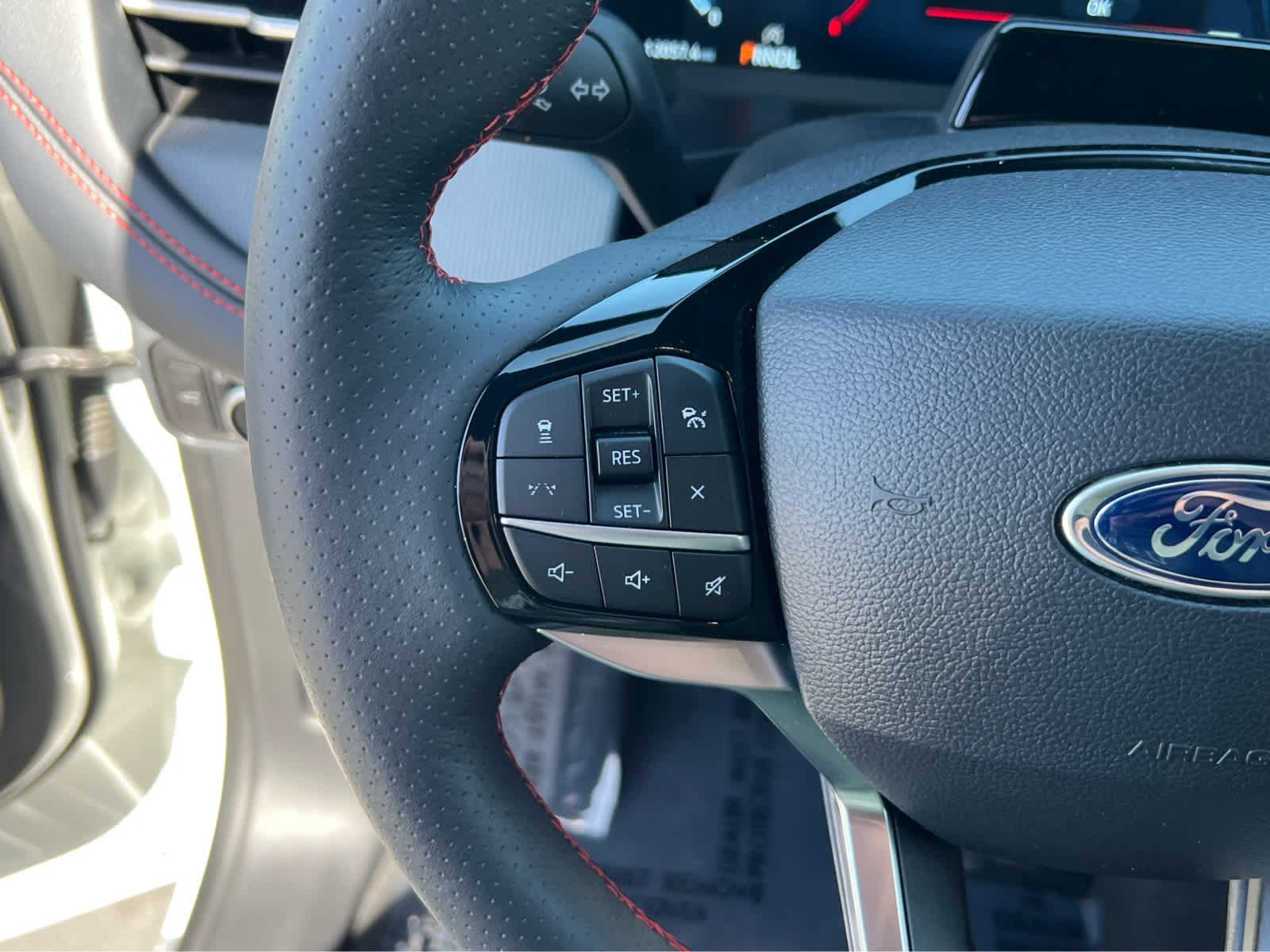 2025 Ford Explorer ST-LINE - Photo 35