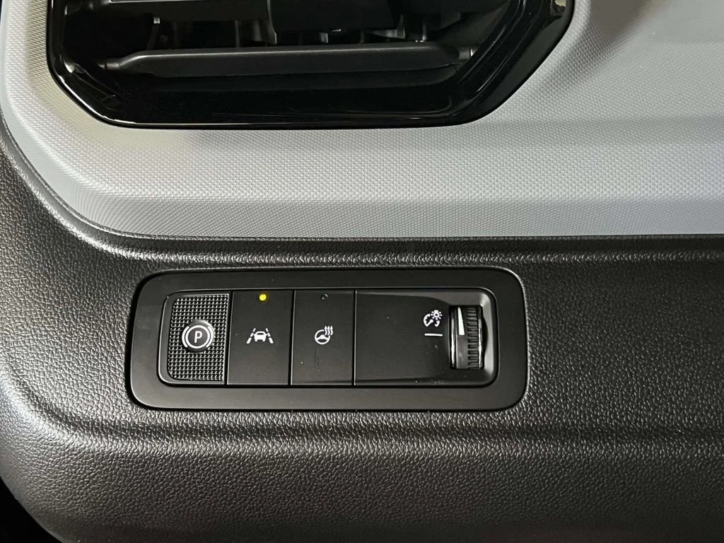 2027 Chevrolet Bolt RS - Photo 19