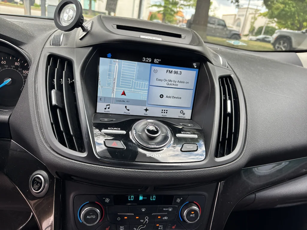 Used 2017 White Platinum Metallic Tri-Coat Ford Titanium image 3