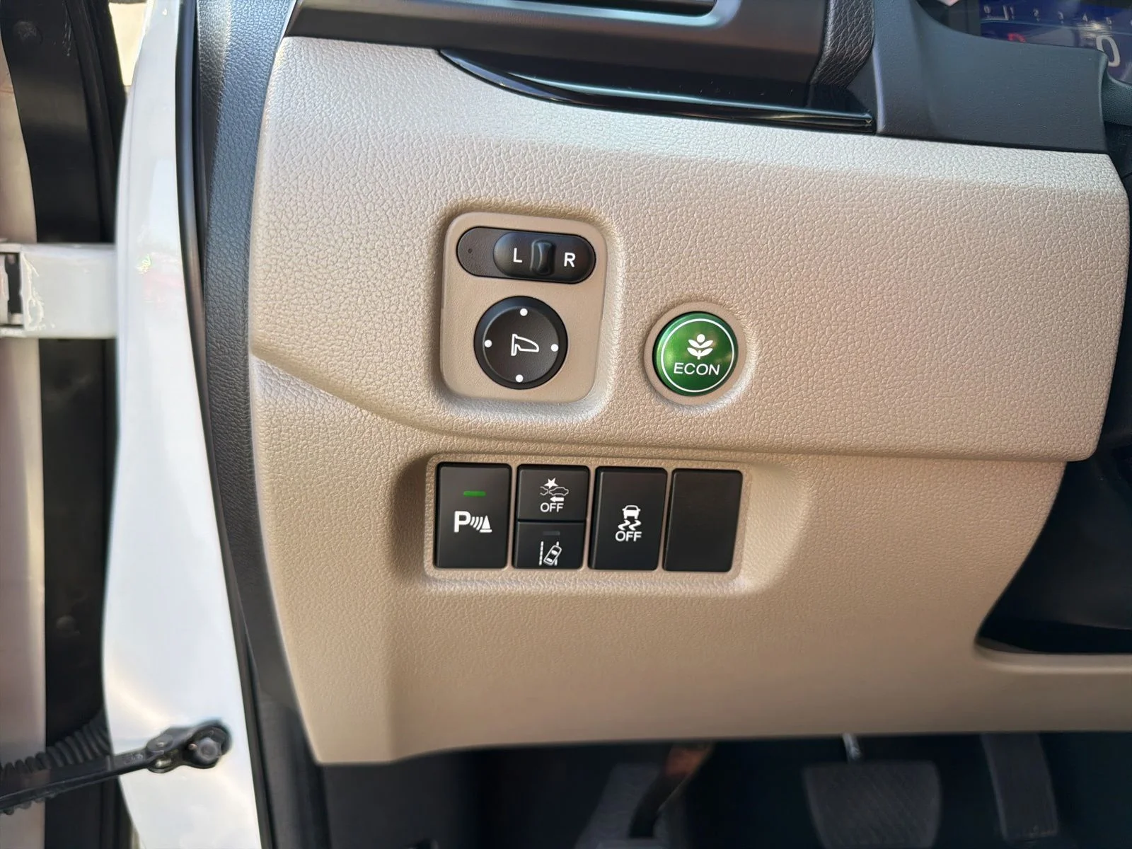 Used 2022 Platinum White Pearl Honda Touring image 14