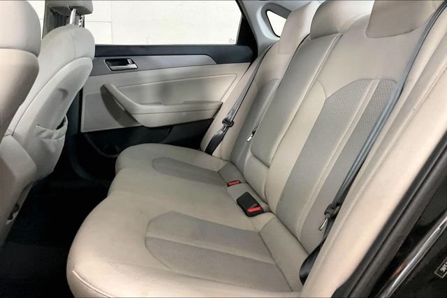 Used 2018 Black Hyundai SEL image 2