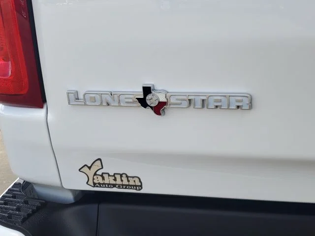 New 2026 Bright White Clear-Coat Exterior Paint RAM Big Horn/Lone Star image 6