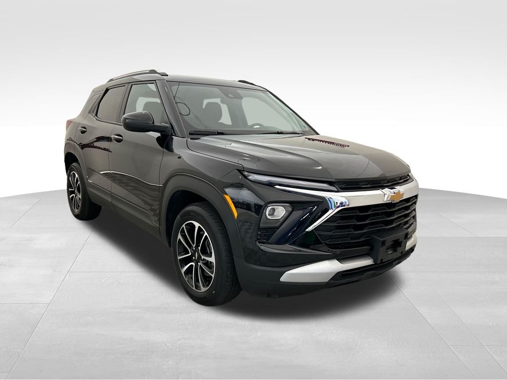 Used 2025 Black Chevrolet LT image 7