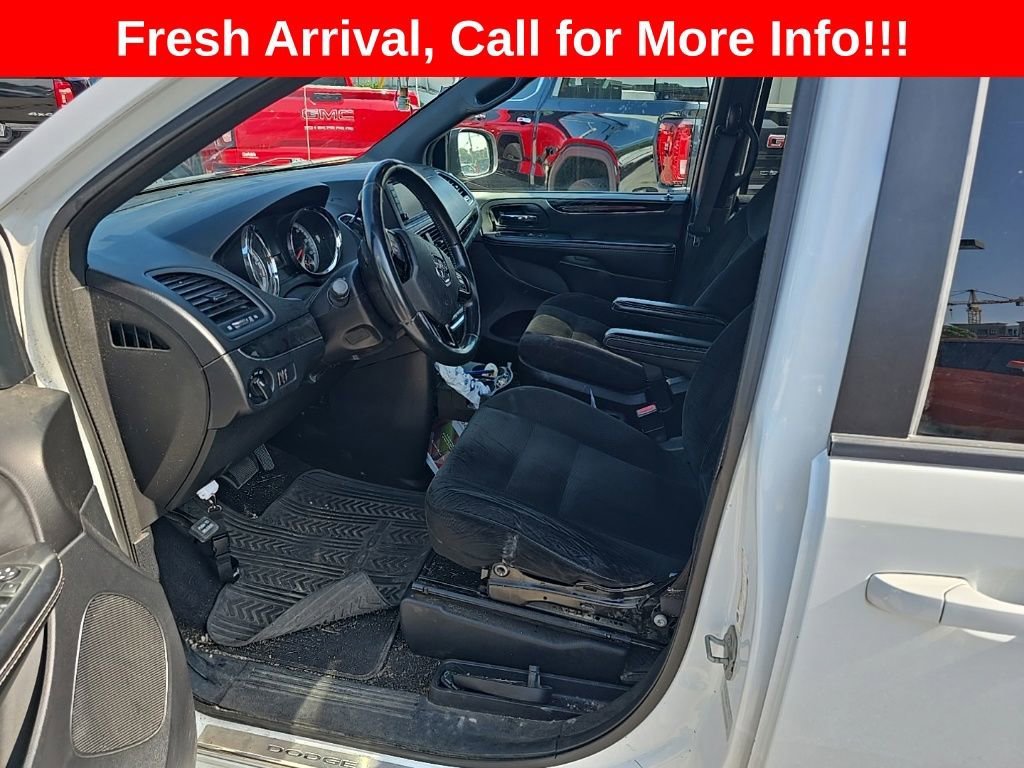 Used 2015 White Dodge SE Plus image 5