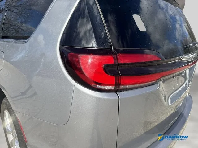 Used 2021 Silver Chrysler Touring L image 23