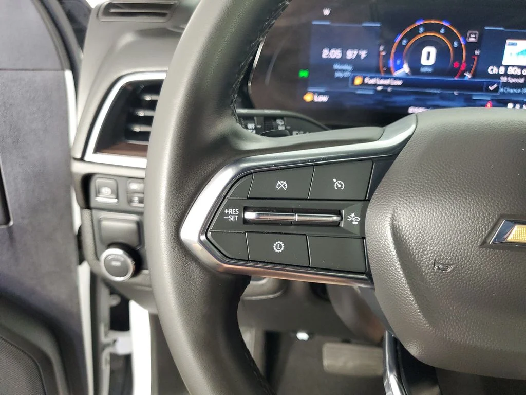 Used 2025 White Chevrolet LT image 23