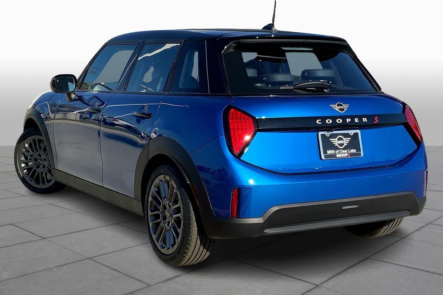 New 2026 Icy Sunshine Blue Metallic MINI Signature Plus image 12