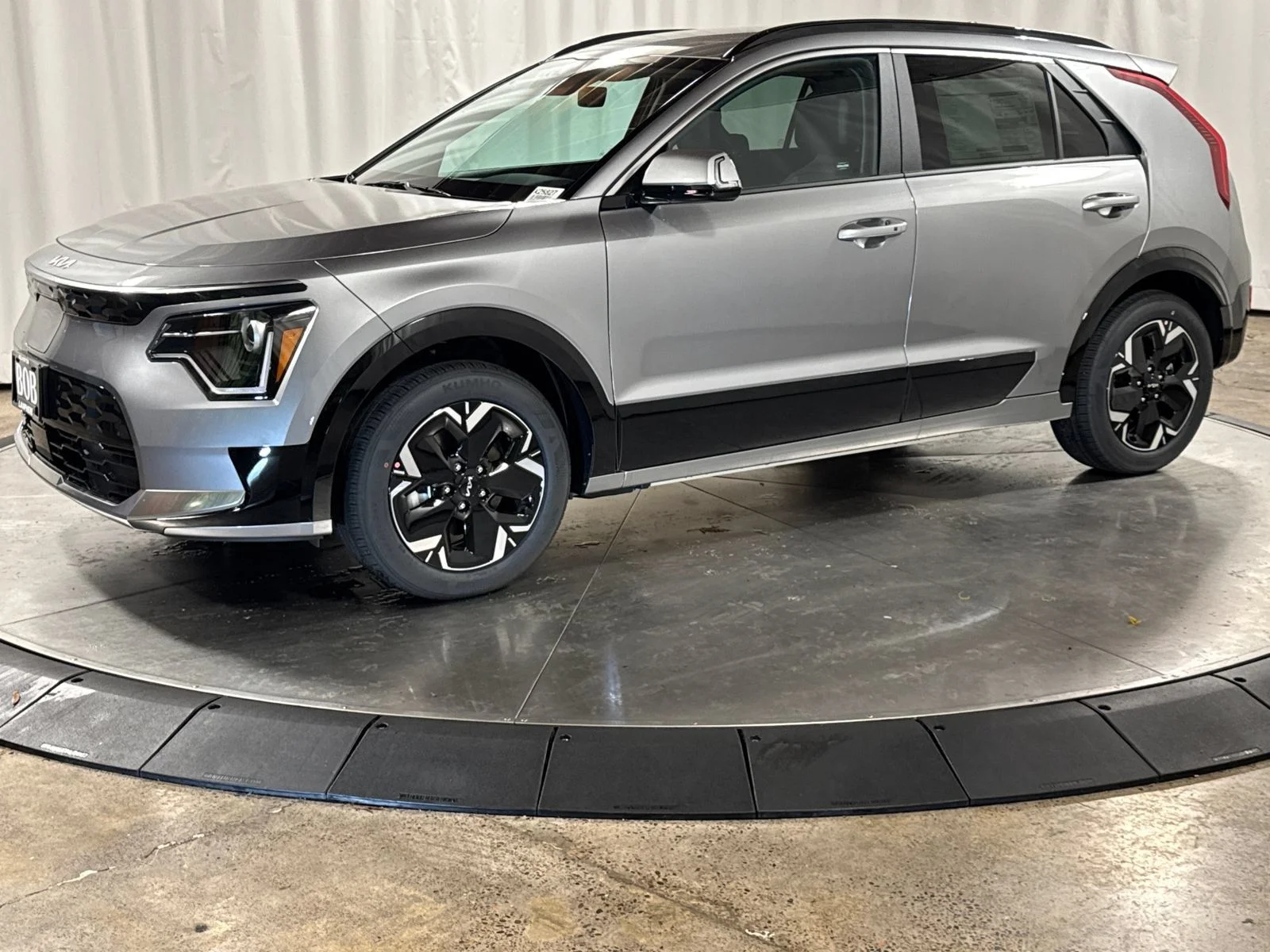 New 2026 Steel Gray Kia Wind image 1