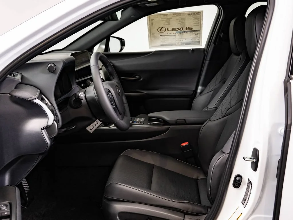 New 2026 Obsidian Roof Lexus 300h F SPORT Design image 23