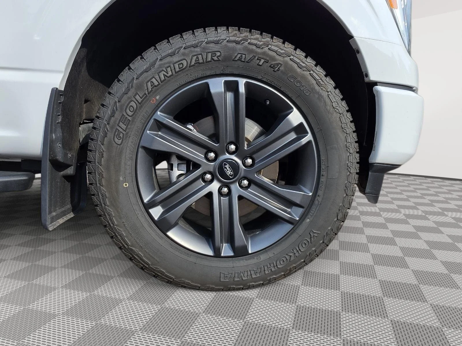 Used 2023 Oxford White Ford XLT image 22