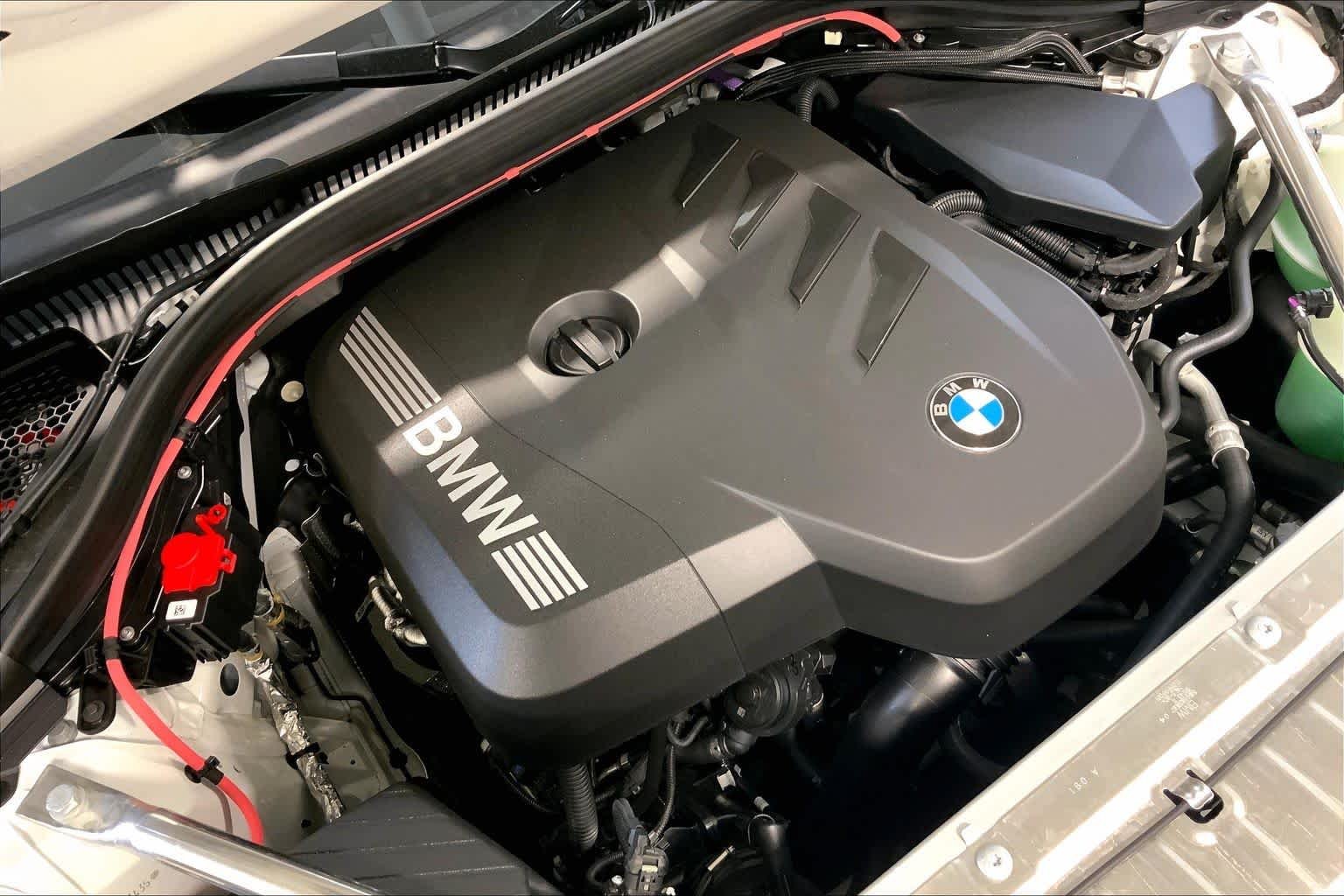 New 2026 Alpine White BMW 30 xDrive image 17
