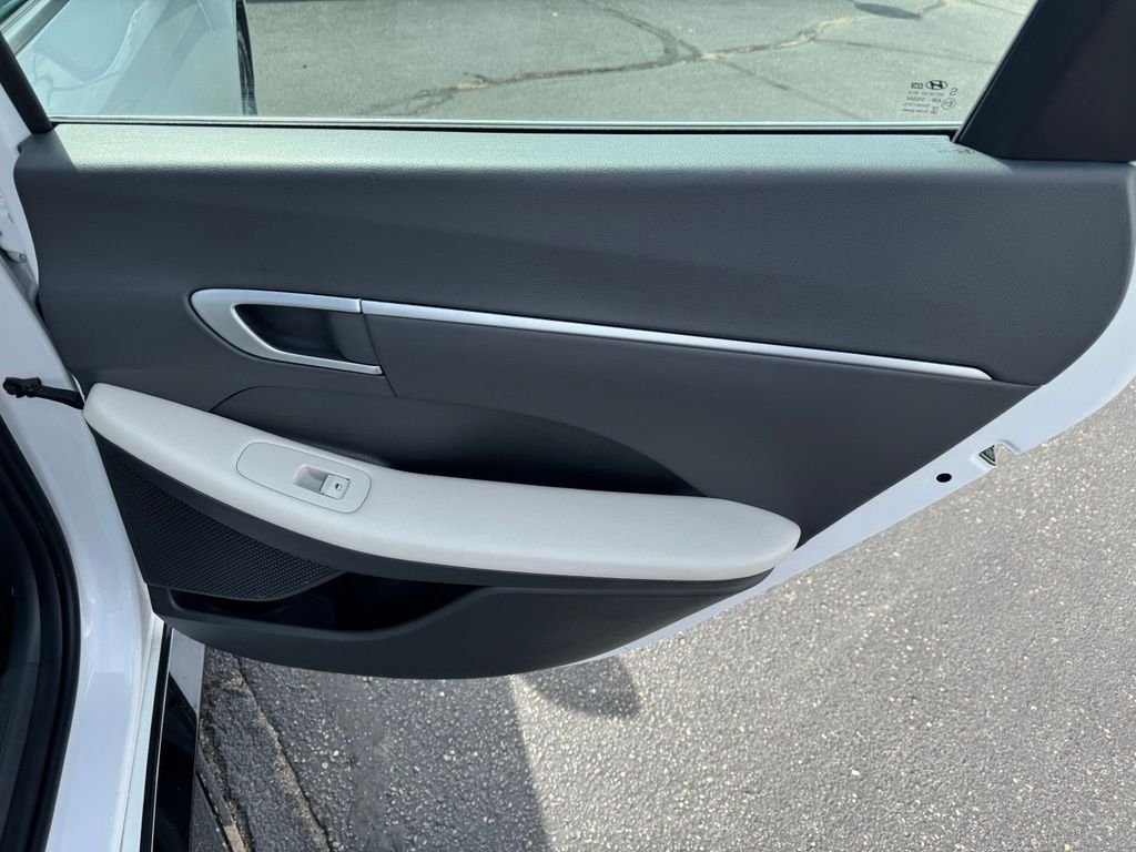 2025 Hyundai Sonata SEL - Photo 25