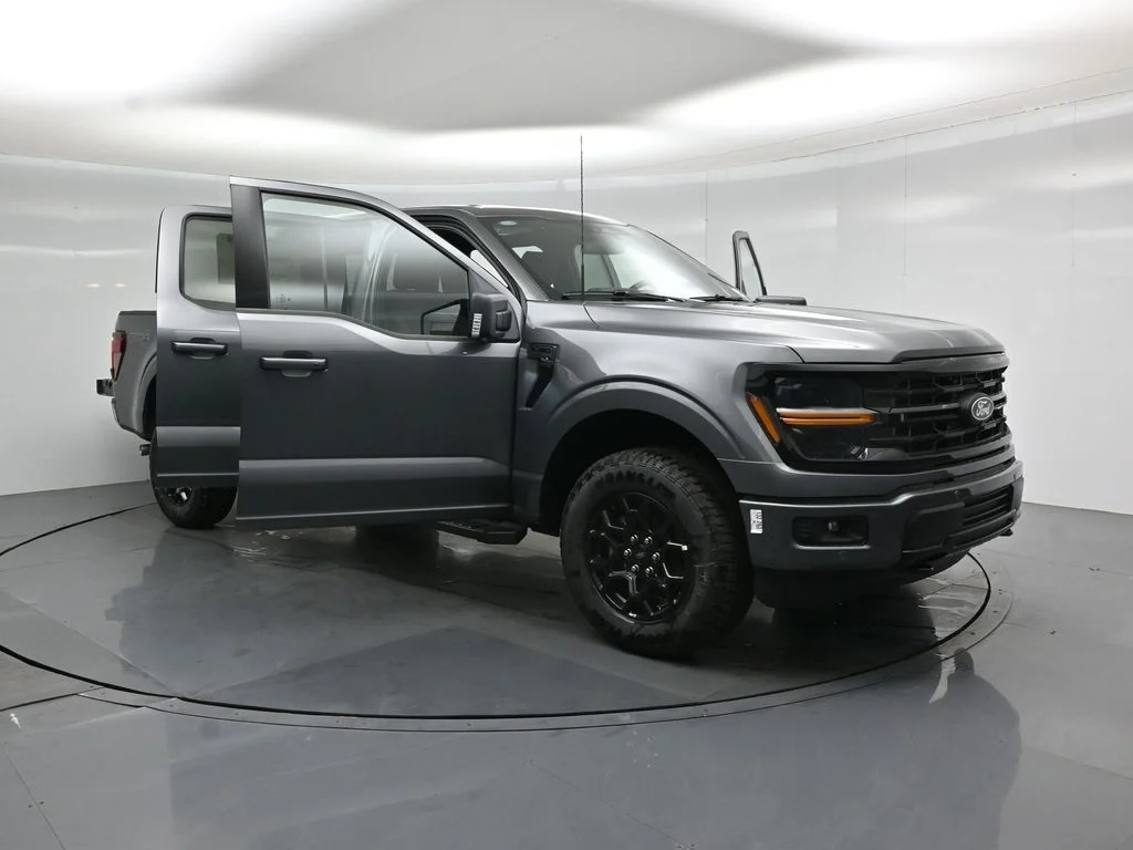 New 2026 Carbonized Gray Metallic Ford XLT image 30