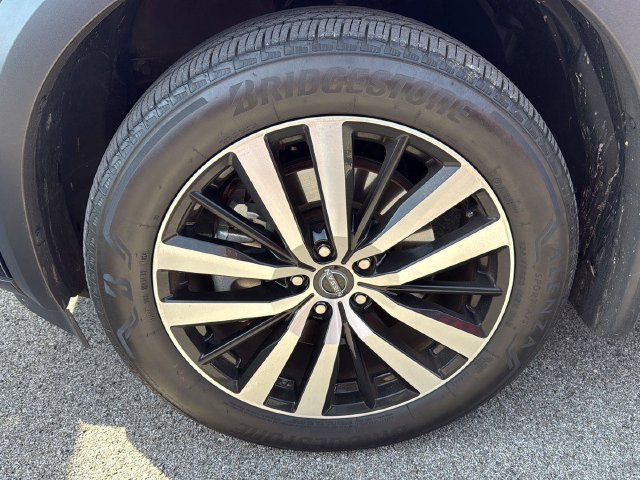 Used 2025 Blue Nissan Platinum image 10