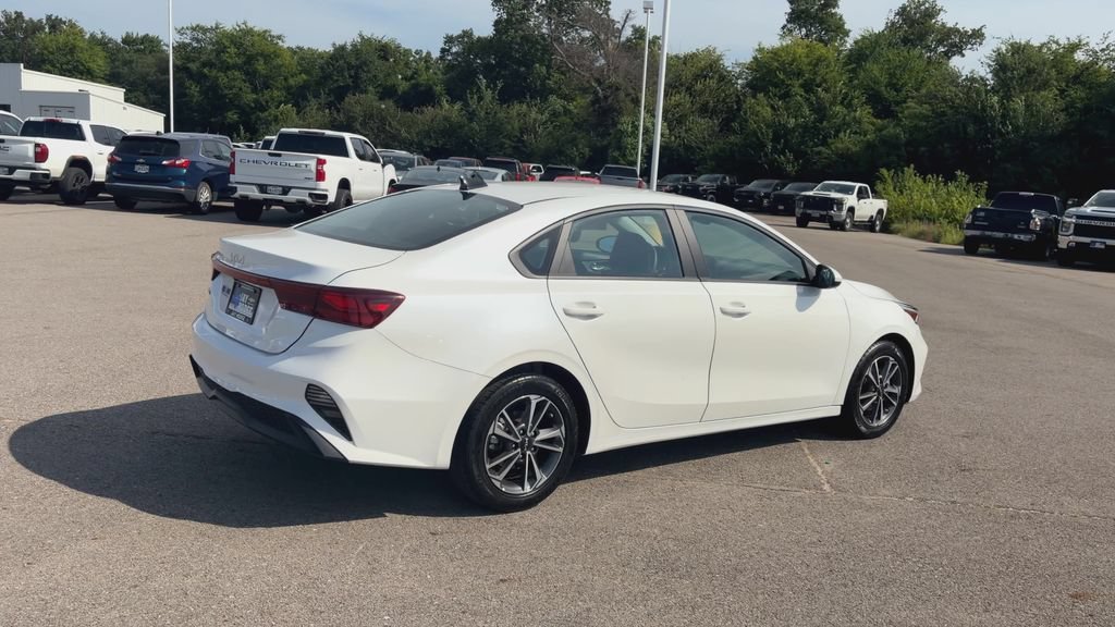 Used 2024 White Kia LXS image 8