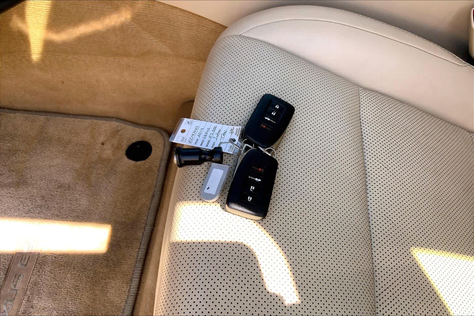 Used 2014 Satin Cashmere Metallic Lexus  image 15