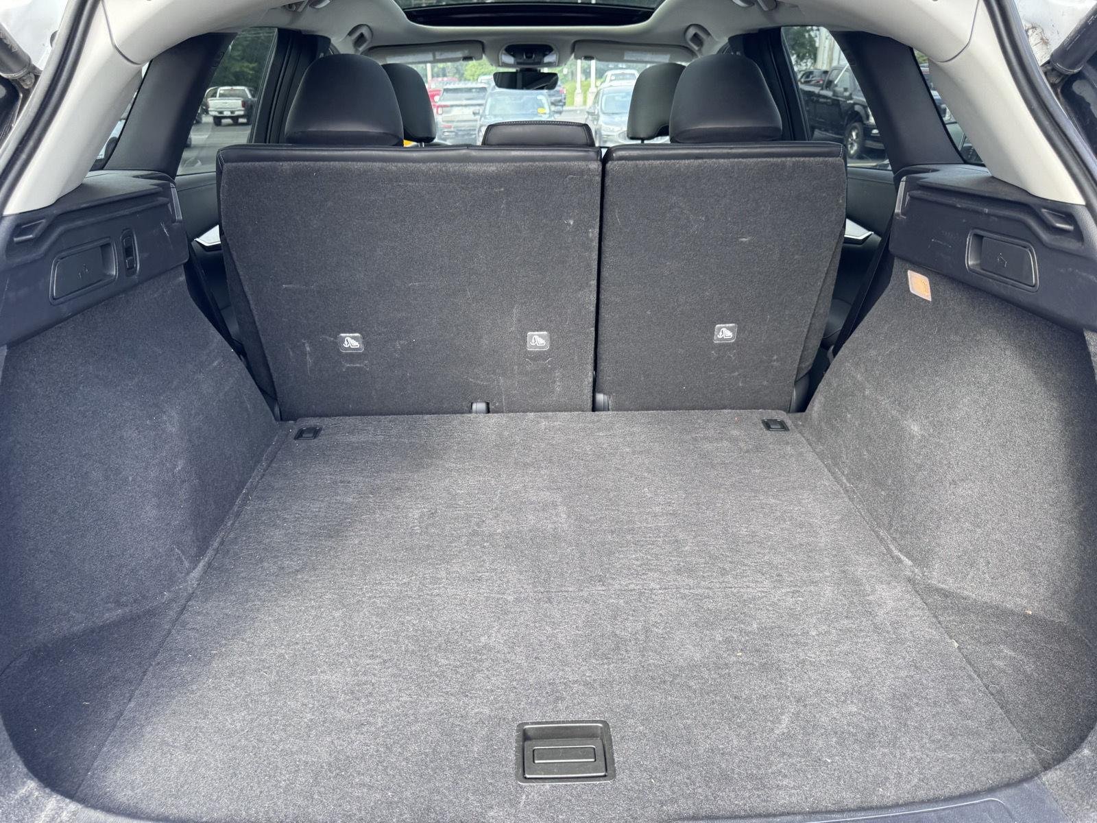 Used 2023 Radiant White INFINITI LUXE image 7
