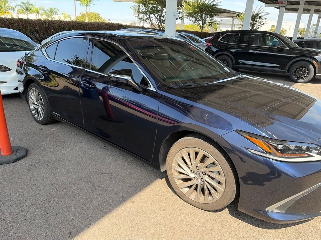Used 2021 Blue Lexus 300h Luxury image 31