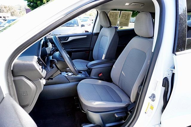 Used 2022 White Ford SE image 14