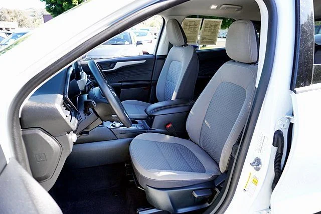 Used 2022 White Ford SE image 14